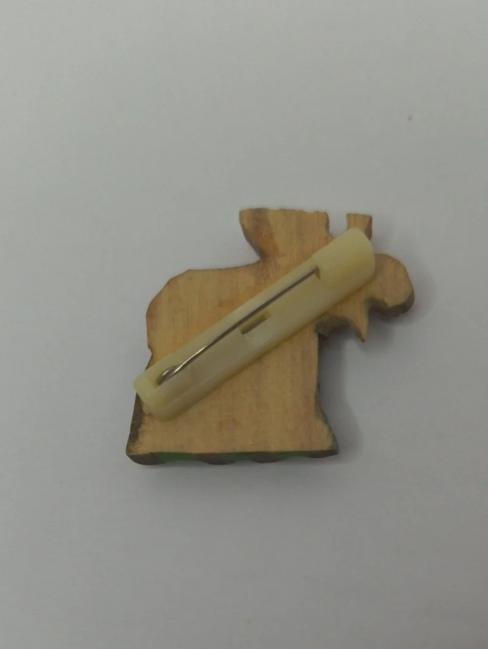 Vintage Alaska Wood Carved Wooden Moose Kipmik Products Anchorage Lapel Pin